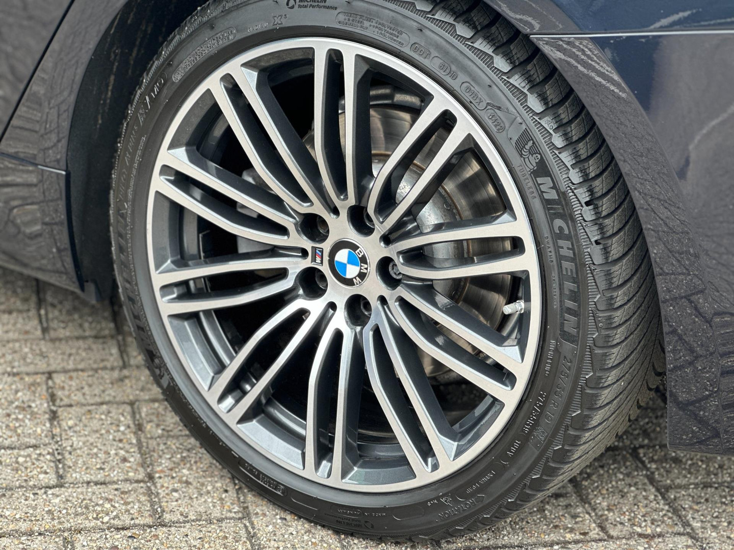 BMW BMW