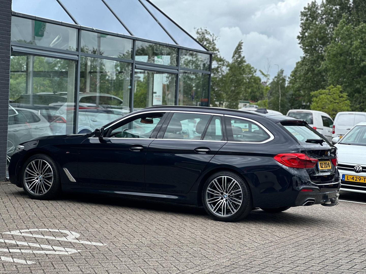 BMW BMW