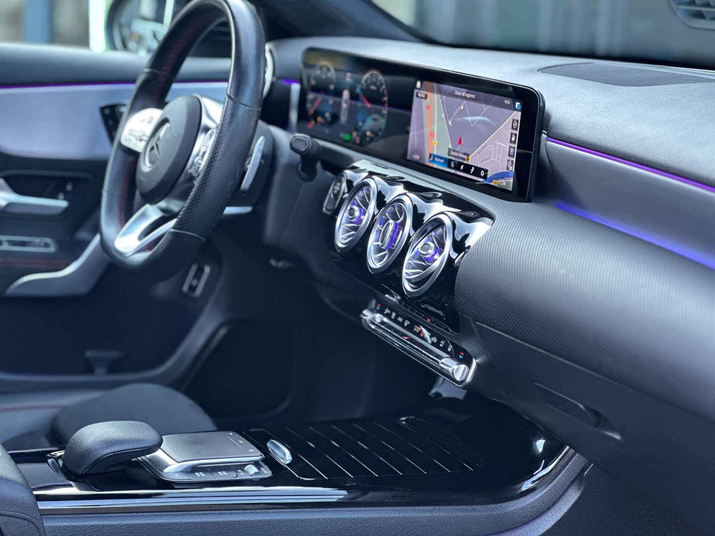 Mercedes-Benz Mercedes-Benz