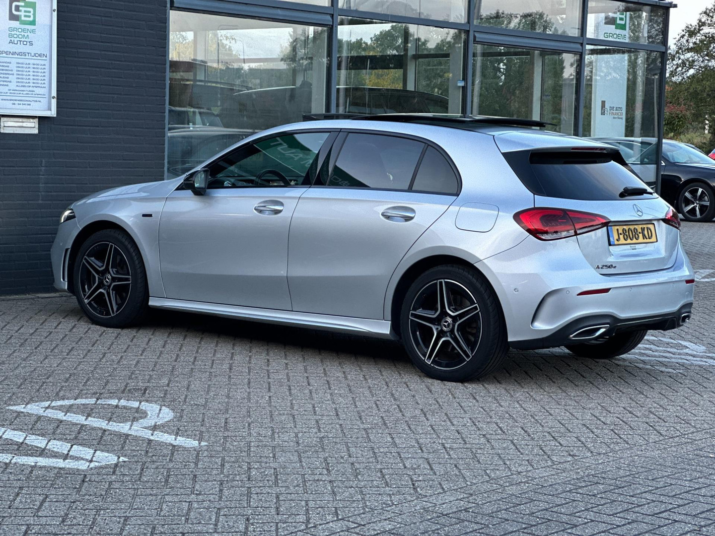 Mercedes-Benz Mercedes-Benz