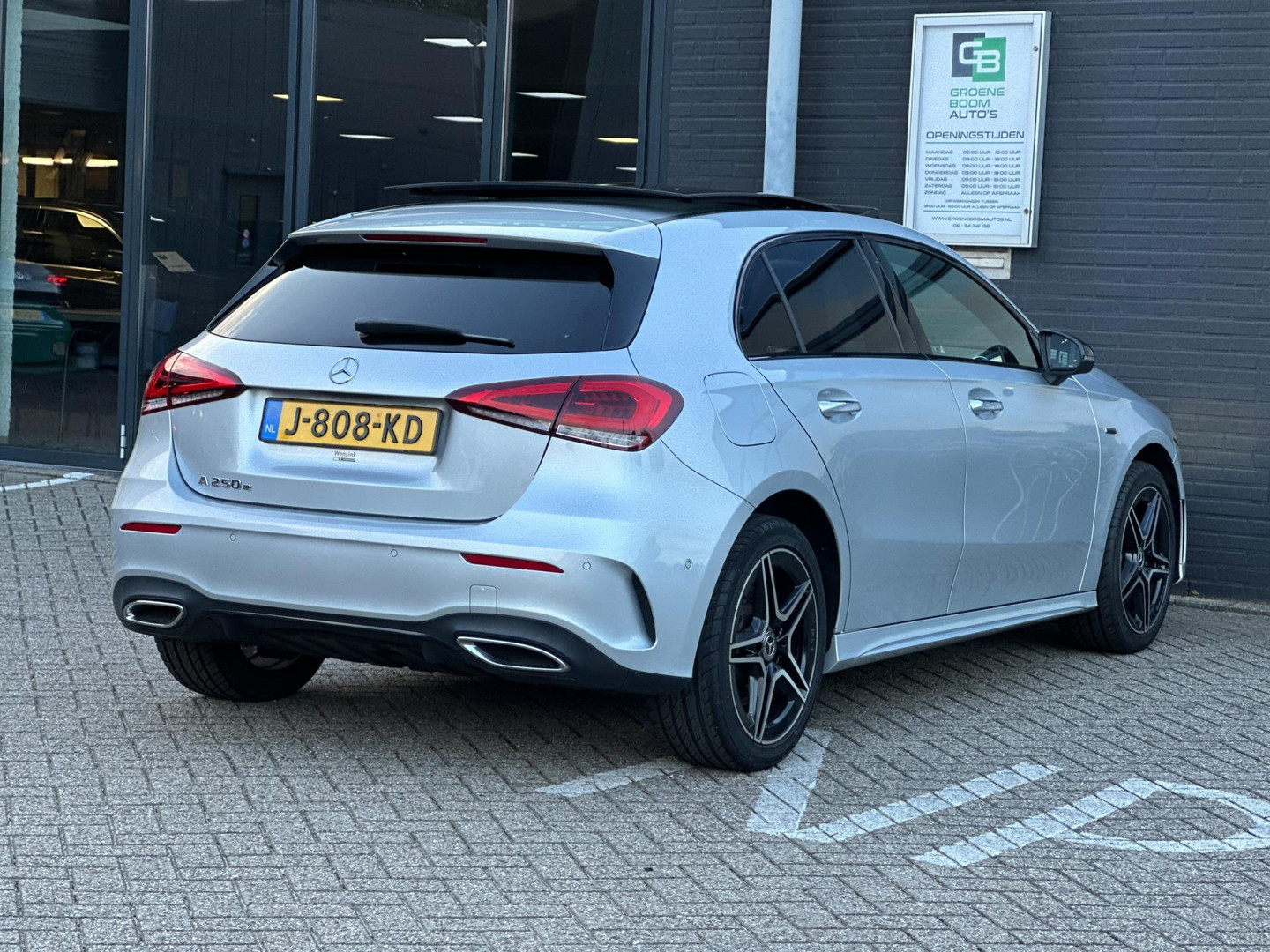 Mercedes-Benz Mercedes-Benz