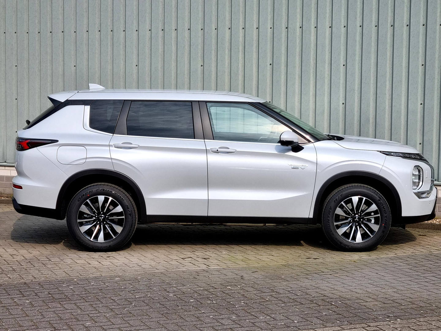 Mitsubishi Mitsubishi