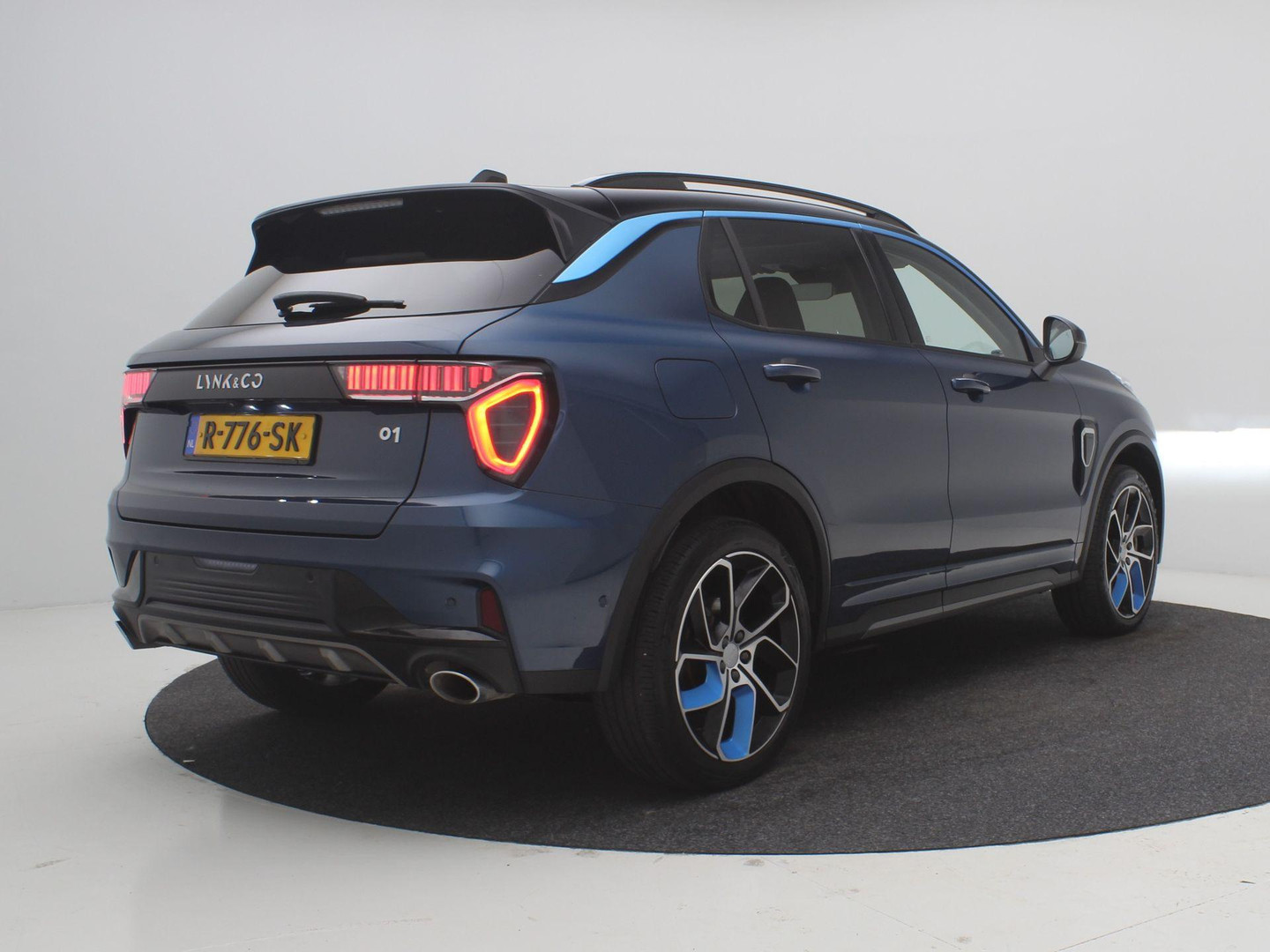 Lynk & Co 01