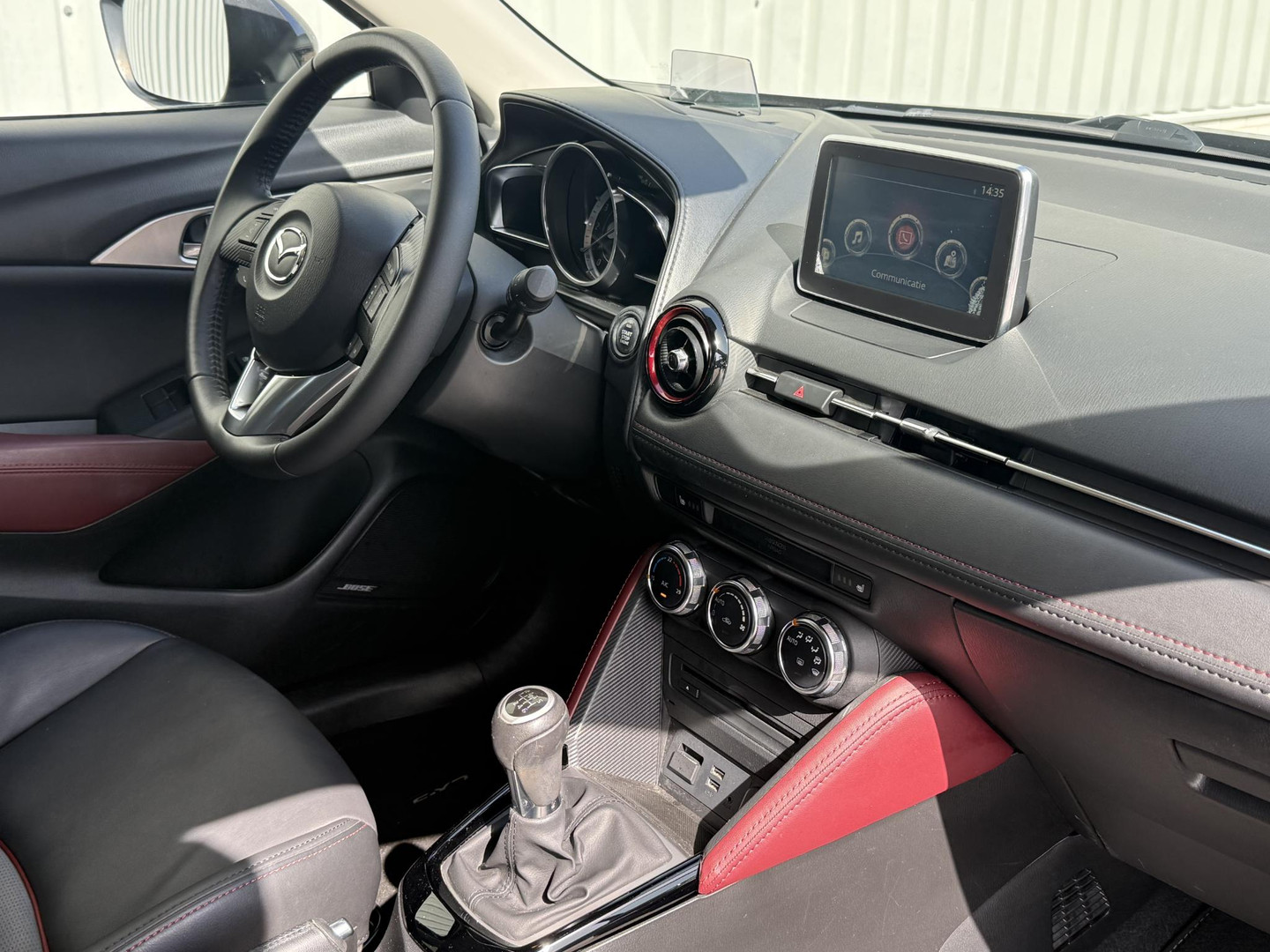 Mazda CX-3 2.0 SkyActiv-G 120 GT-M / Dodehoekdetectie / Navigatie / Achteruitrijcamera / Bose Audio / Stoelverwarming / Climate Control / Head-up Display / Keyless entry&amp;start / bij herwersnieuwewebsite | Herwers Groep