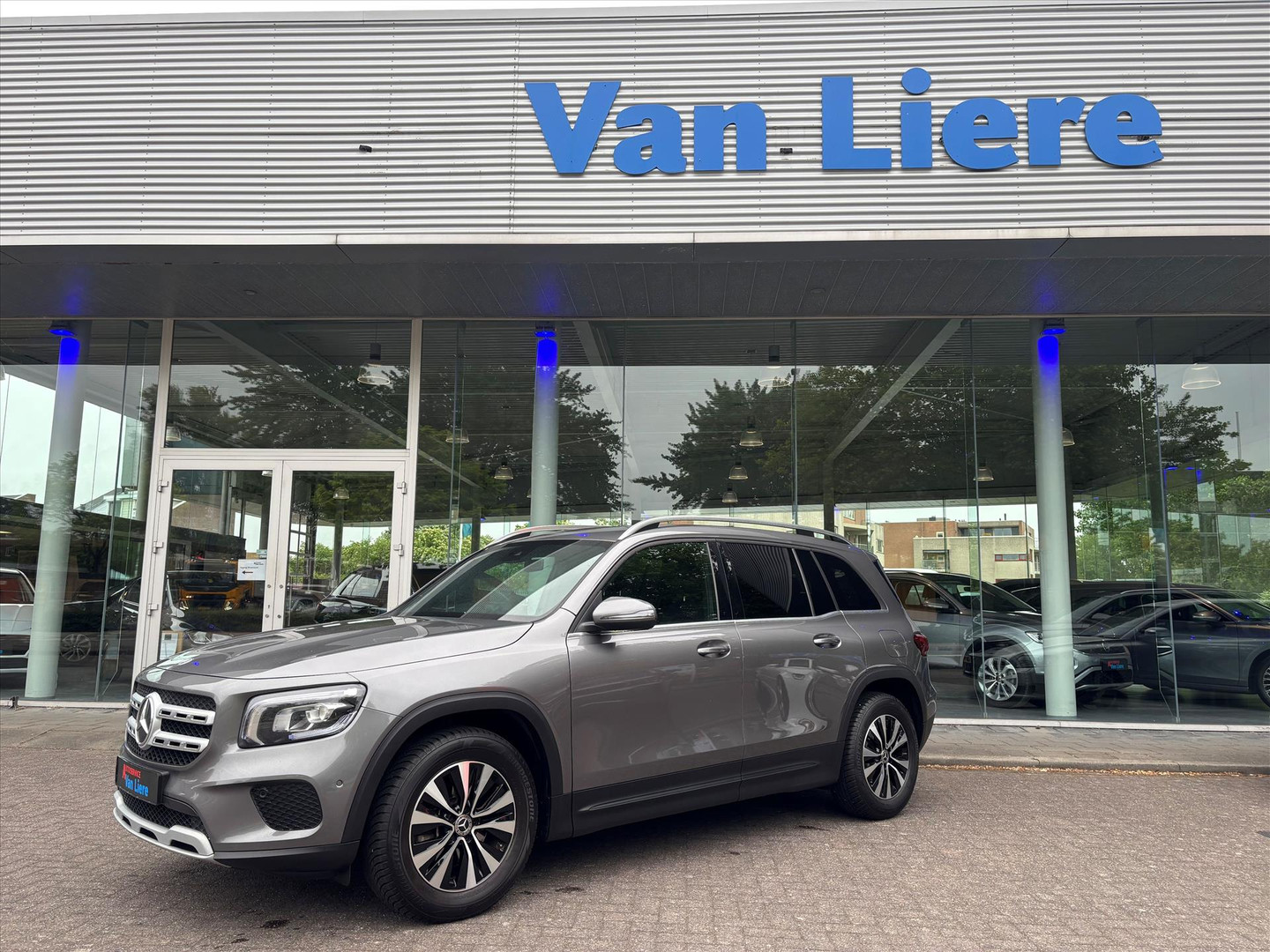Mercedes-Benz Mercedes-Benz