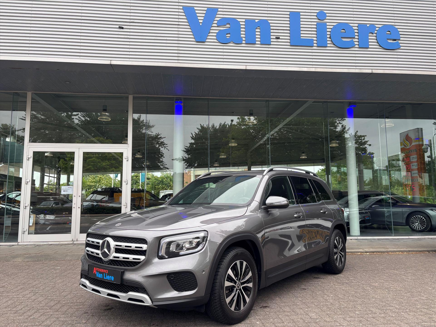 Mercedes-Benz Mercedes-Benz