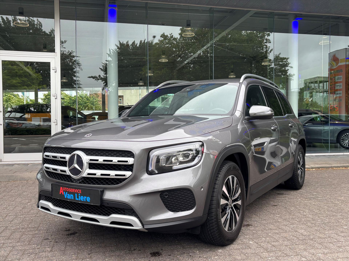 Mercedes-Benz Mercedes-Benz