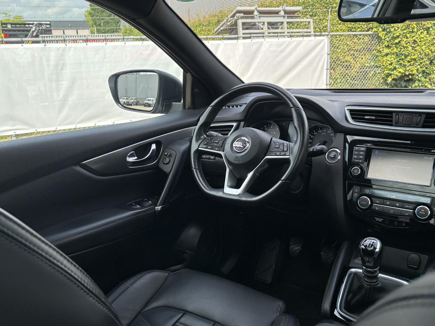 Nissan Nissan
