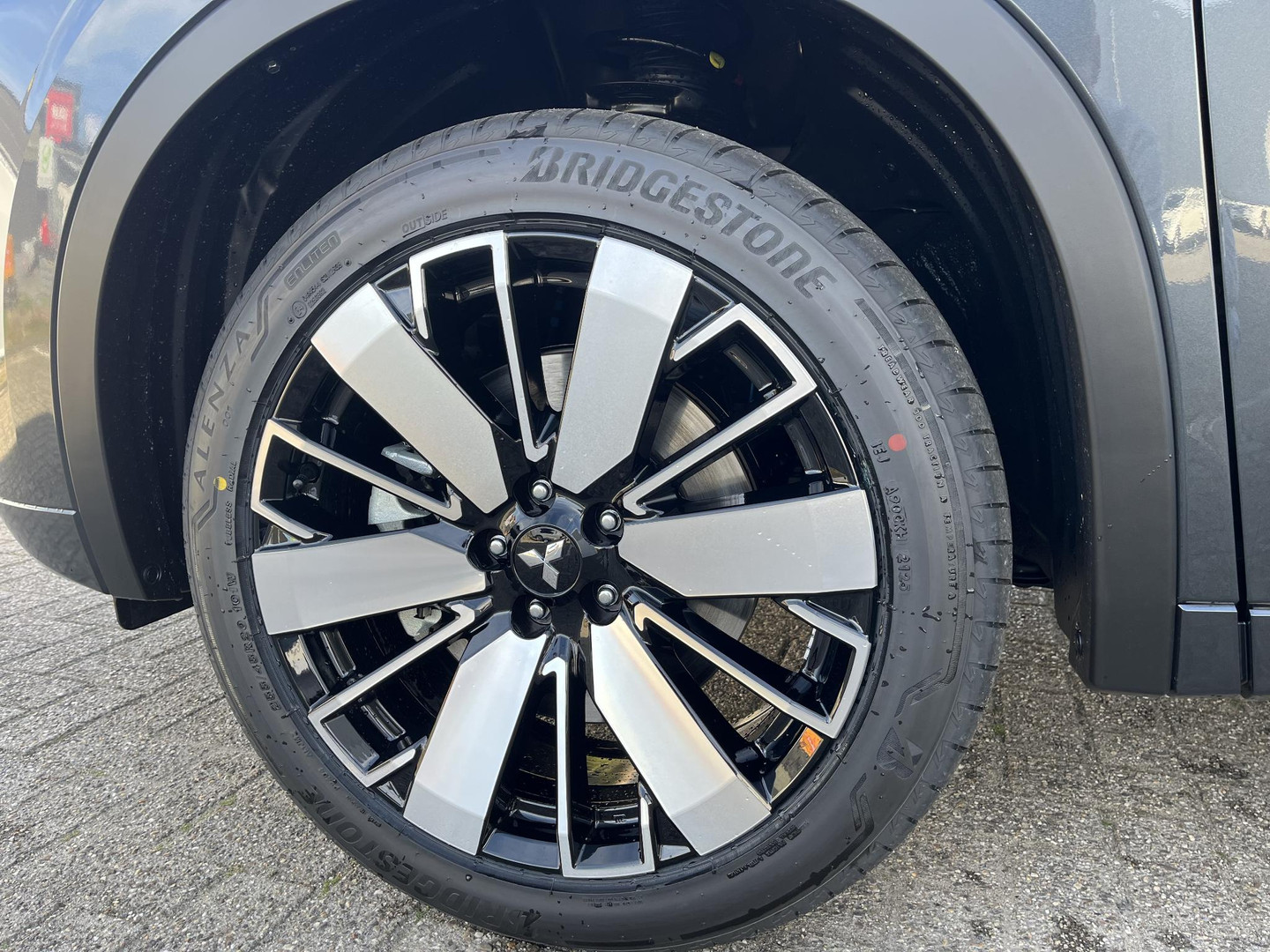 Mitsubishi Mitsubishi