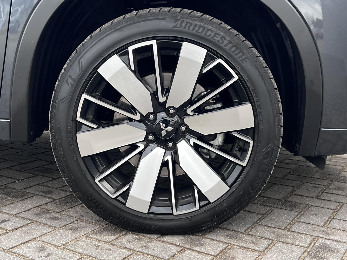 Mitsubishi Mitsubishi