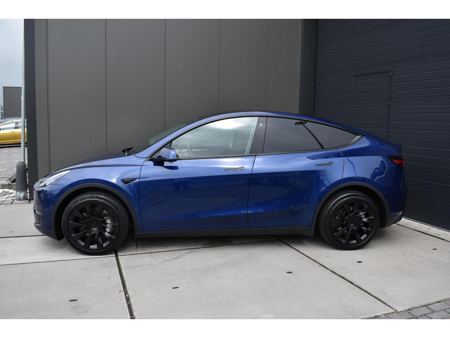 Tesla Tesla