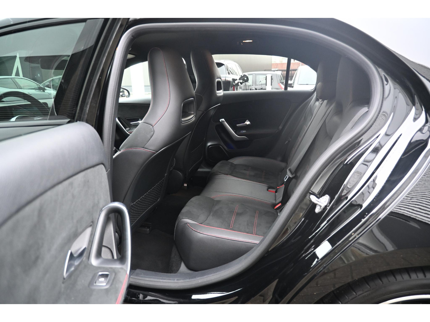 Mercedes-Benz Mercedes-Benz