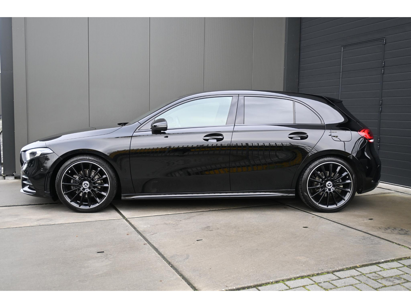 Mercedes-Benz Mercedes-Benz