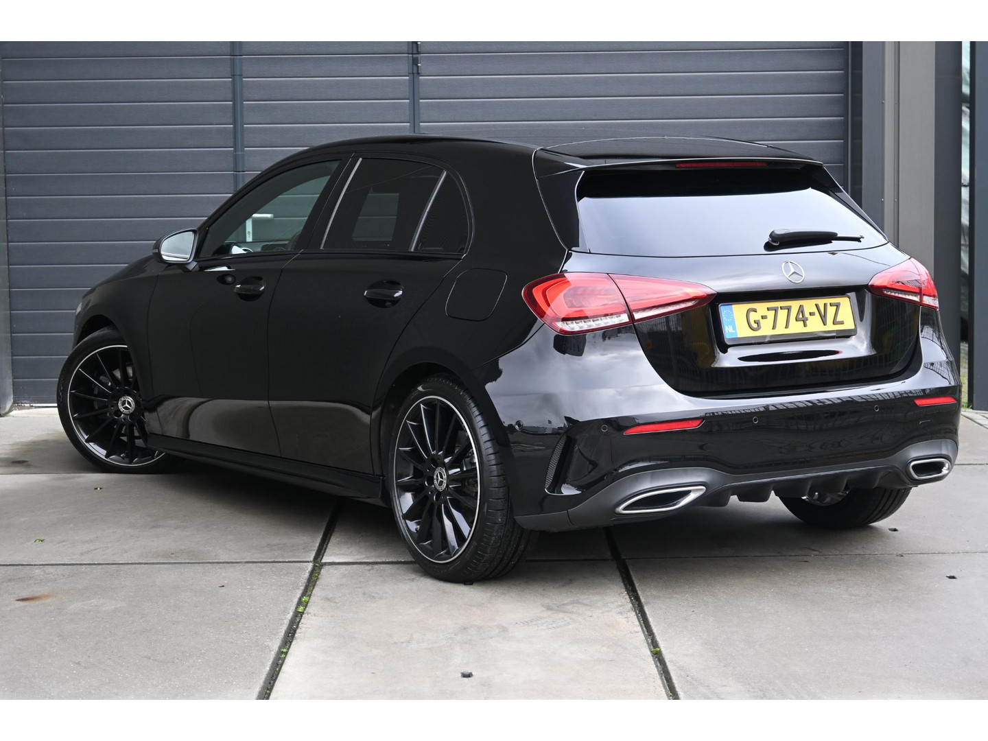 Mercedes-Benz Mercedes-Benz