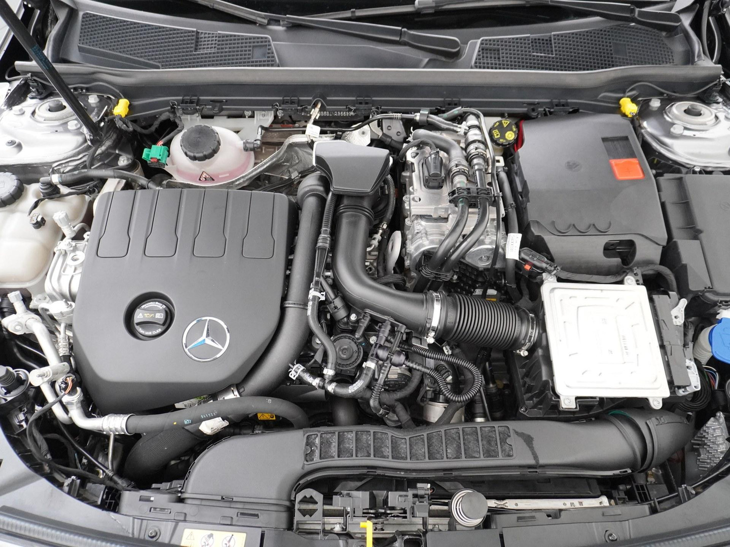 Mercedes-Benz Mercedes-Benz
