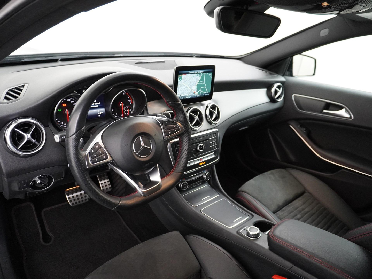 Mercedes-Benz Mercedes-Benz