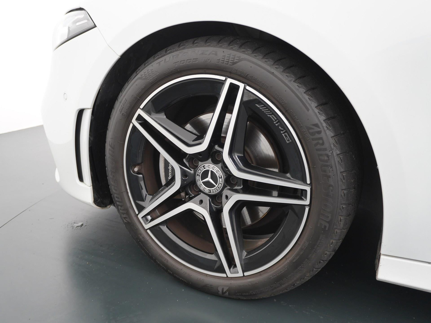 Mercedes-Benz Mercedes-Benz