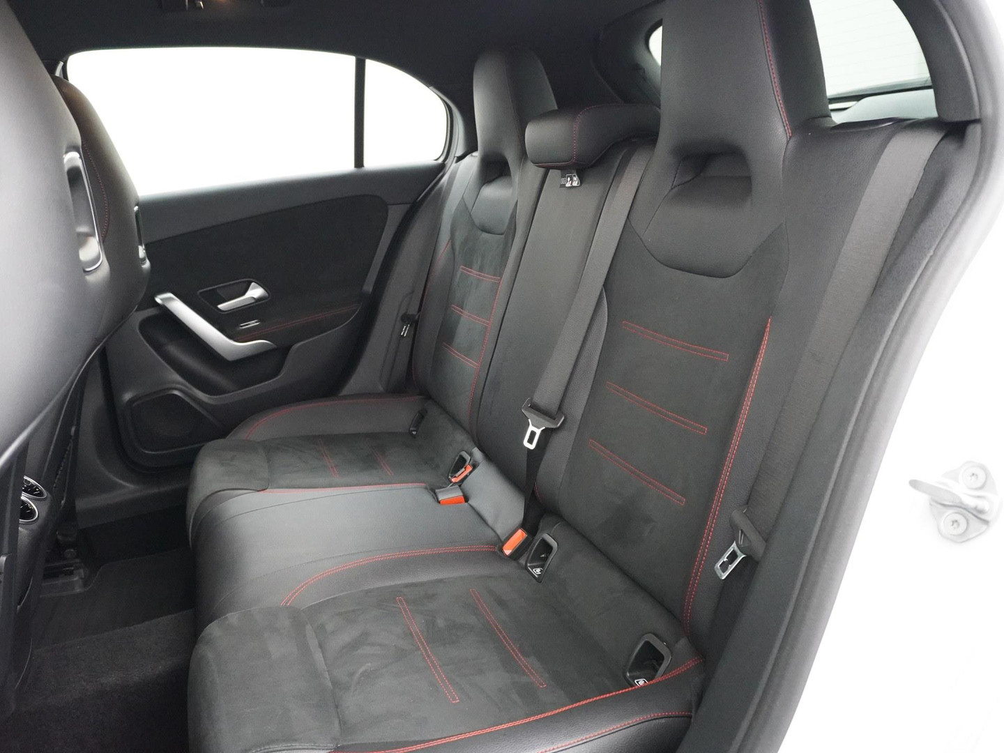 Mercedes-Benz Mercedes-Benz