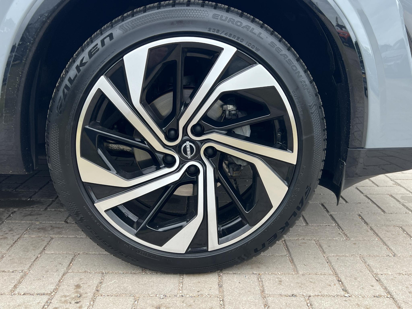 Nissan Nissan