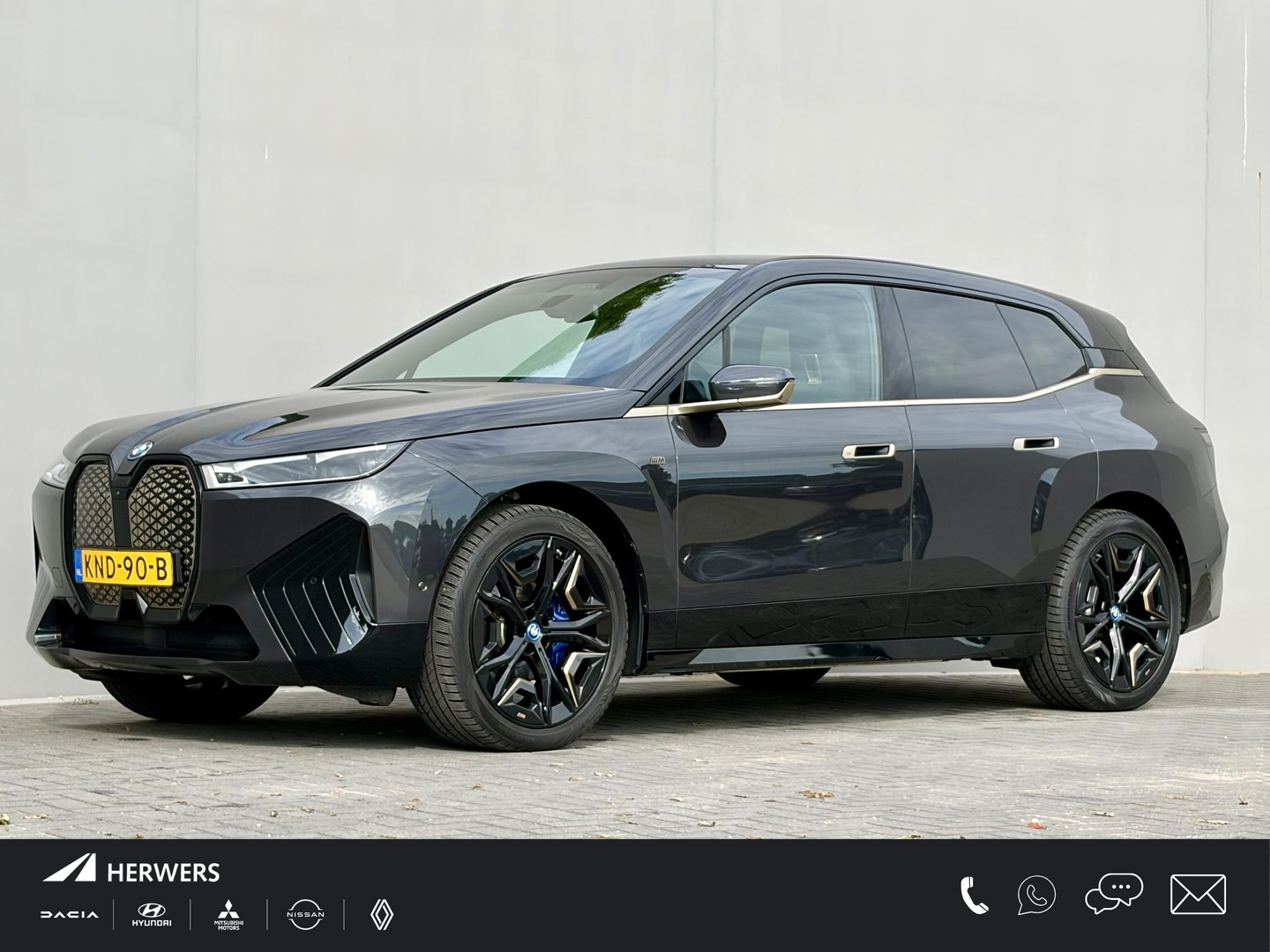 BMW iX