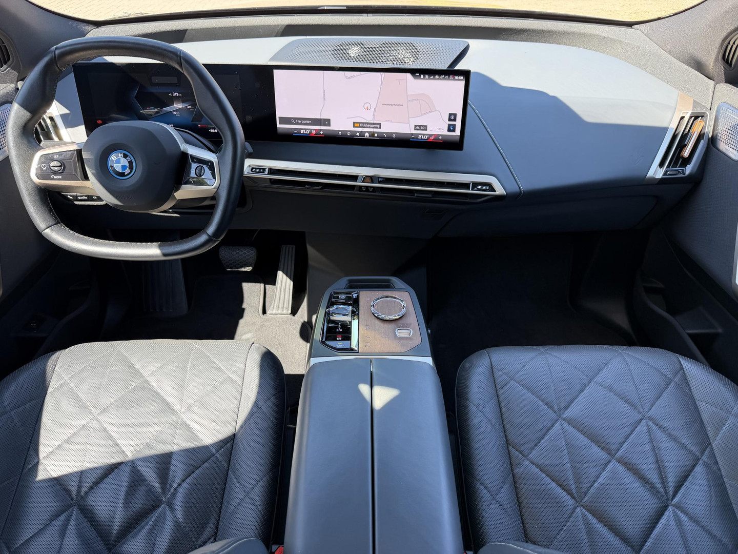 BMW iX