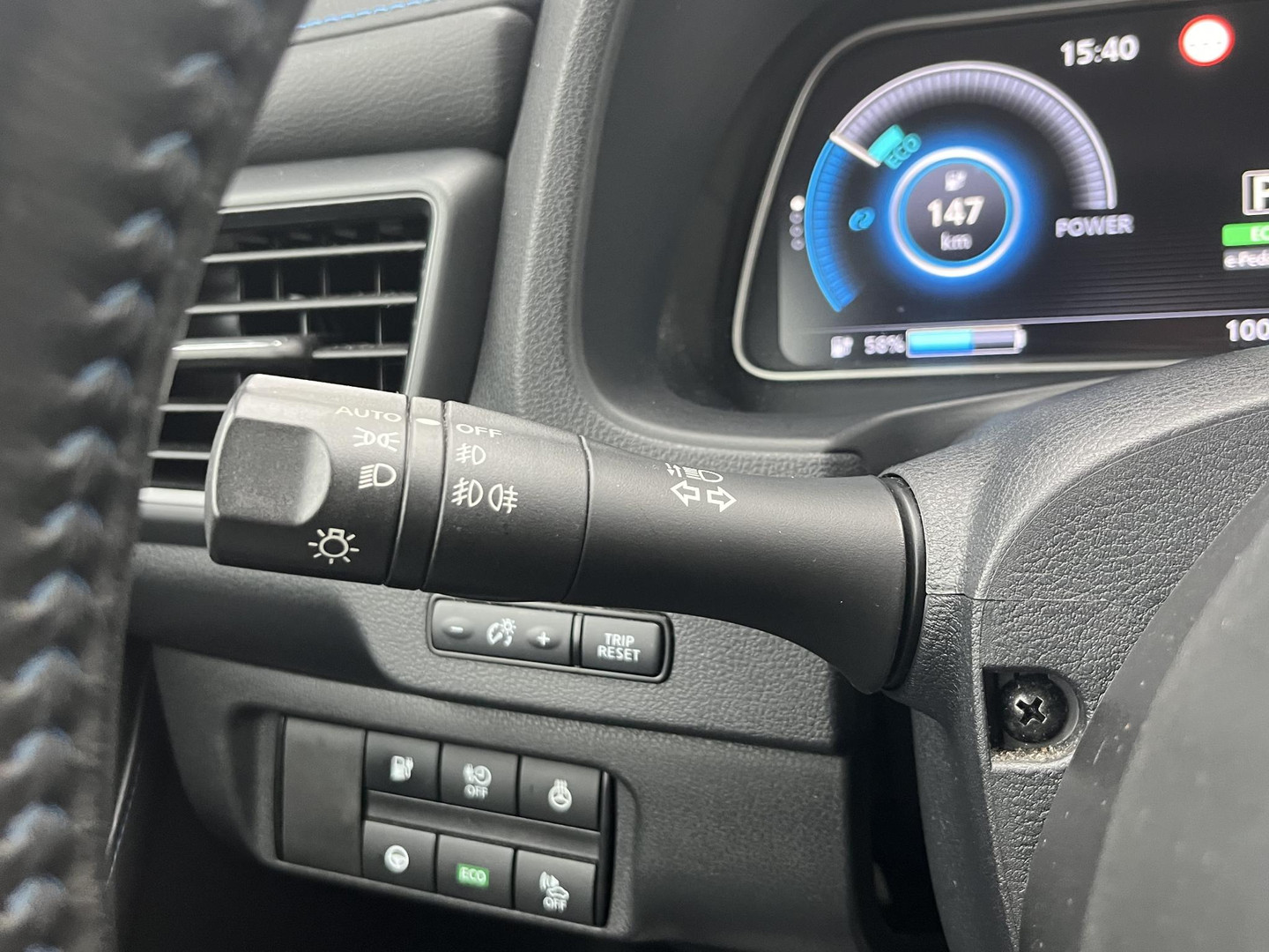 Nissan Leaf Tekna 40 kWh / 91% SOH / All Season Banden / Adaptief Cruise Control / Airco / Voor&amp;Achter Verwarming Stoel / Multimedia Scherm / Dode Hoek Detectie / Keyless Entry&amp;Start / bij herwersnieuwewebsite | Herwers Groep