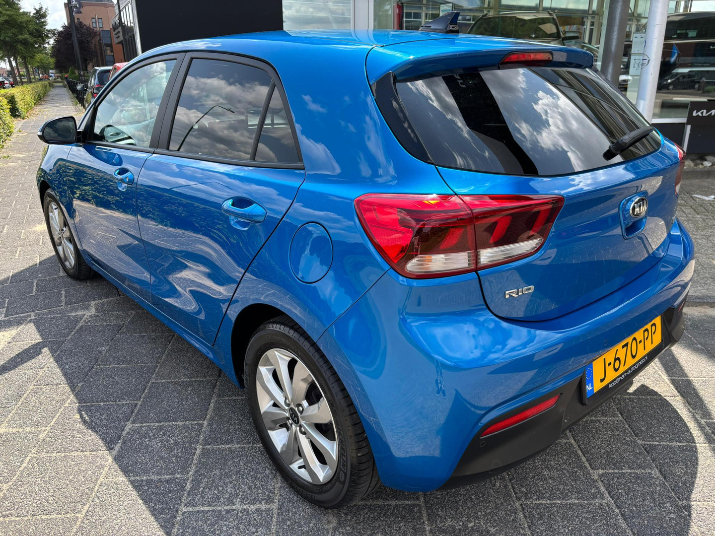 Kia