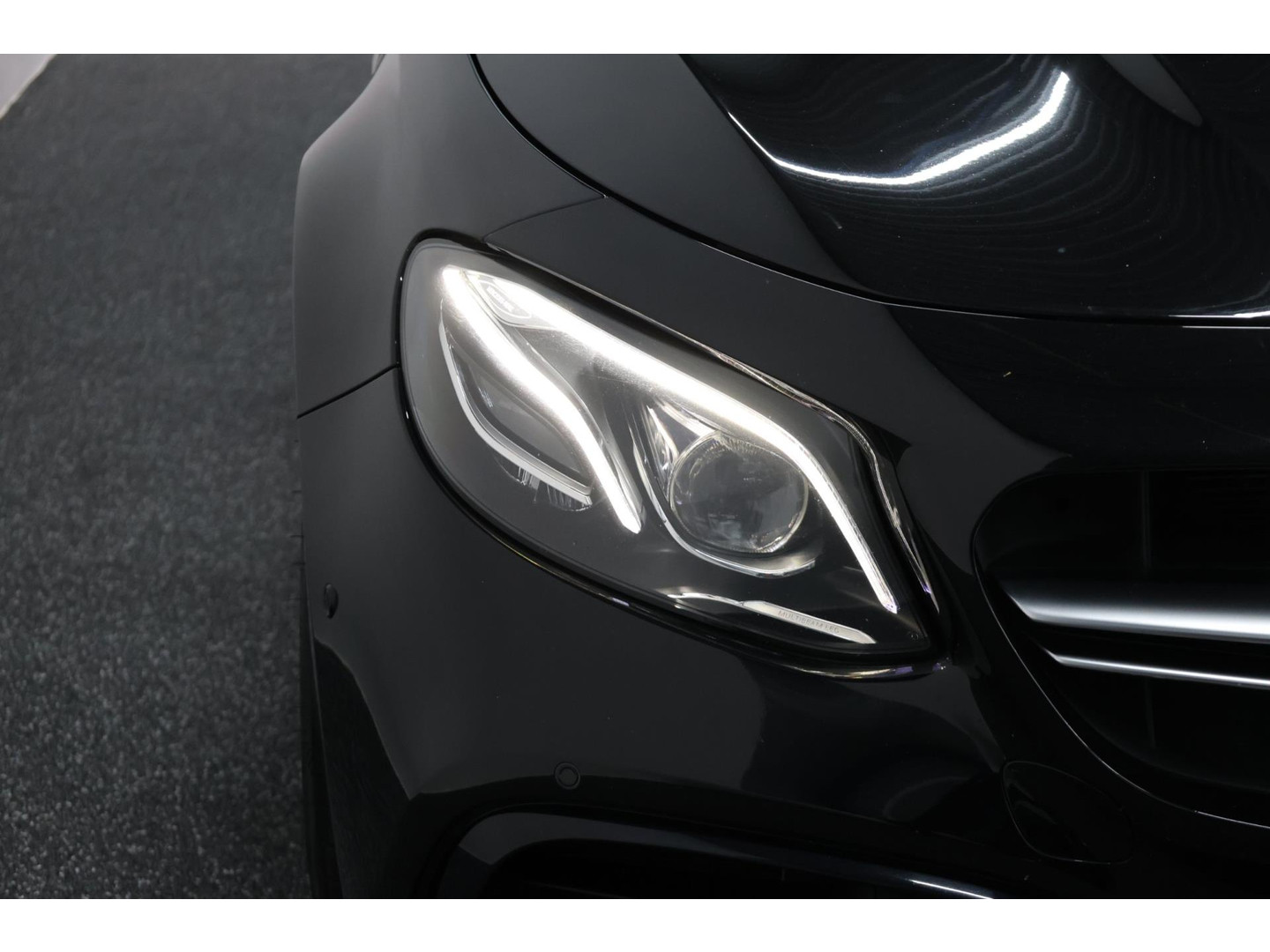 Mercedes-Benz Mercedes-Benz