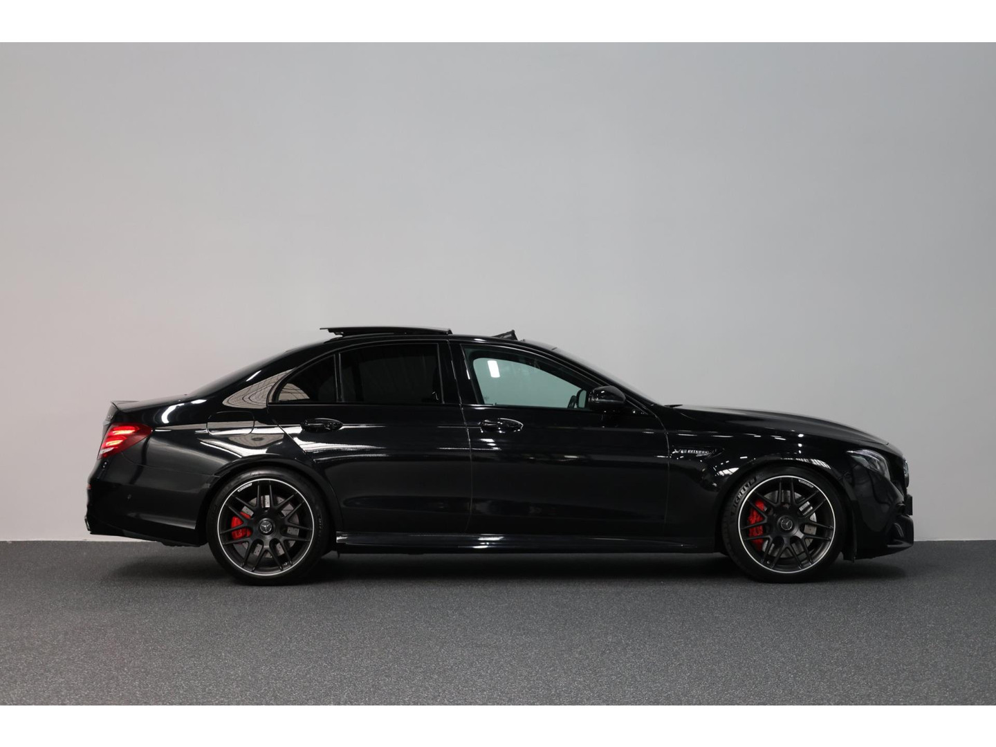 Mercedes-Benz Mercedes-Benz