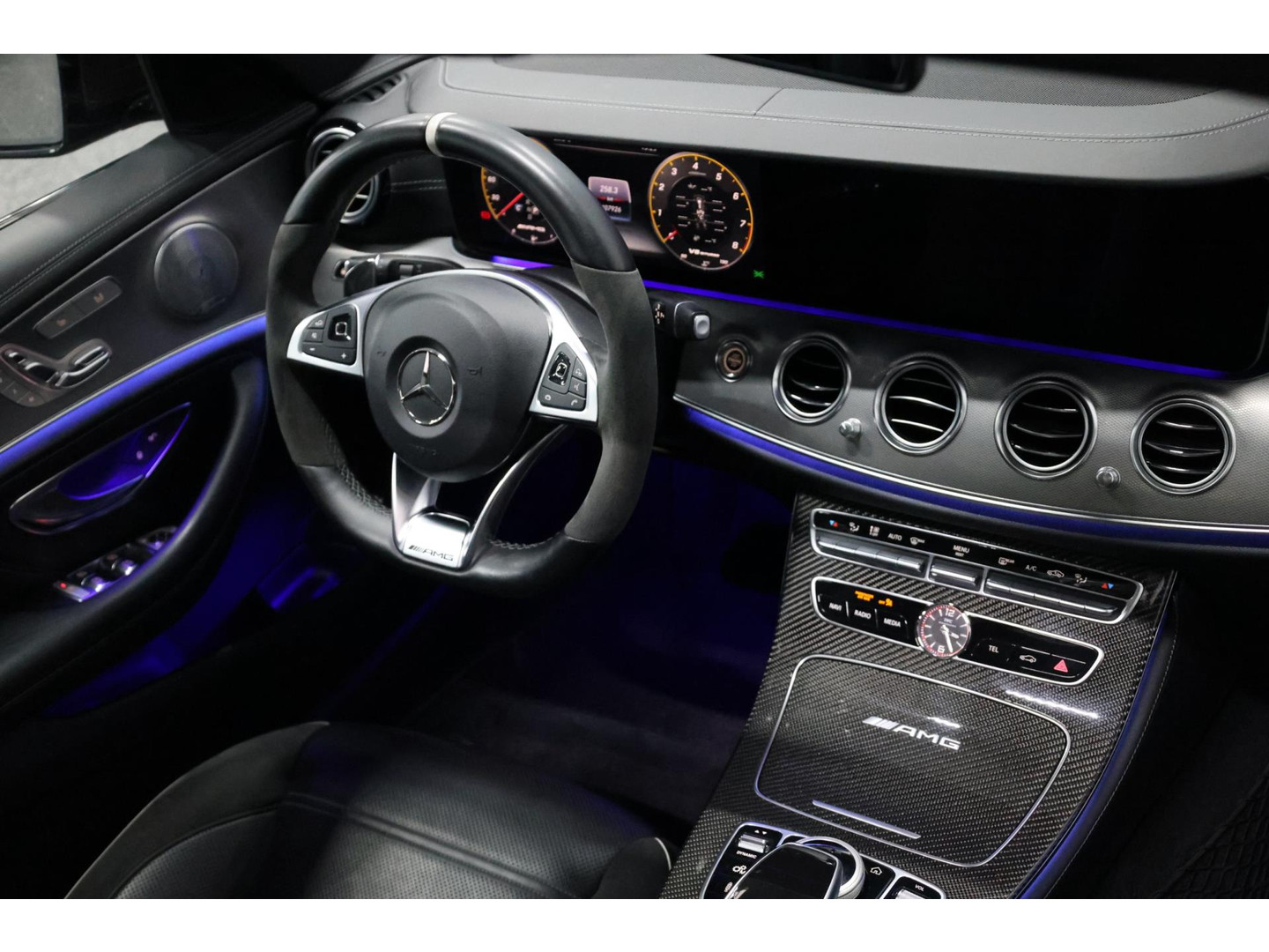 Mercedes-Benz Mercedes-Benz