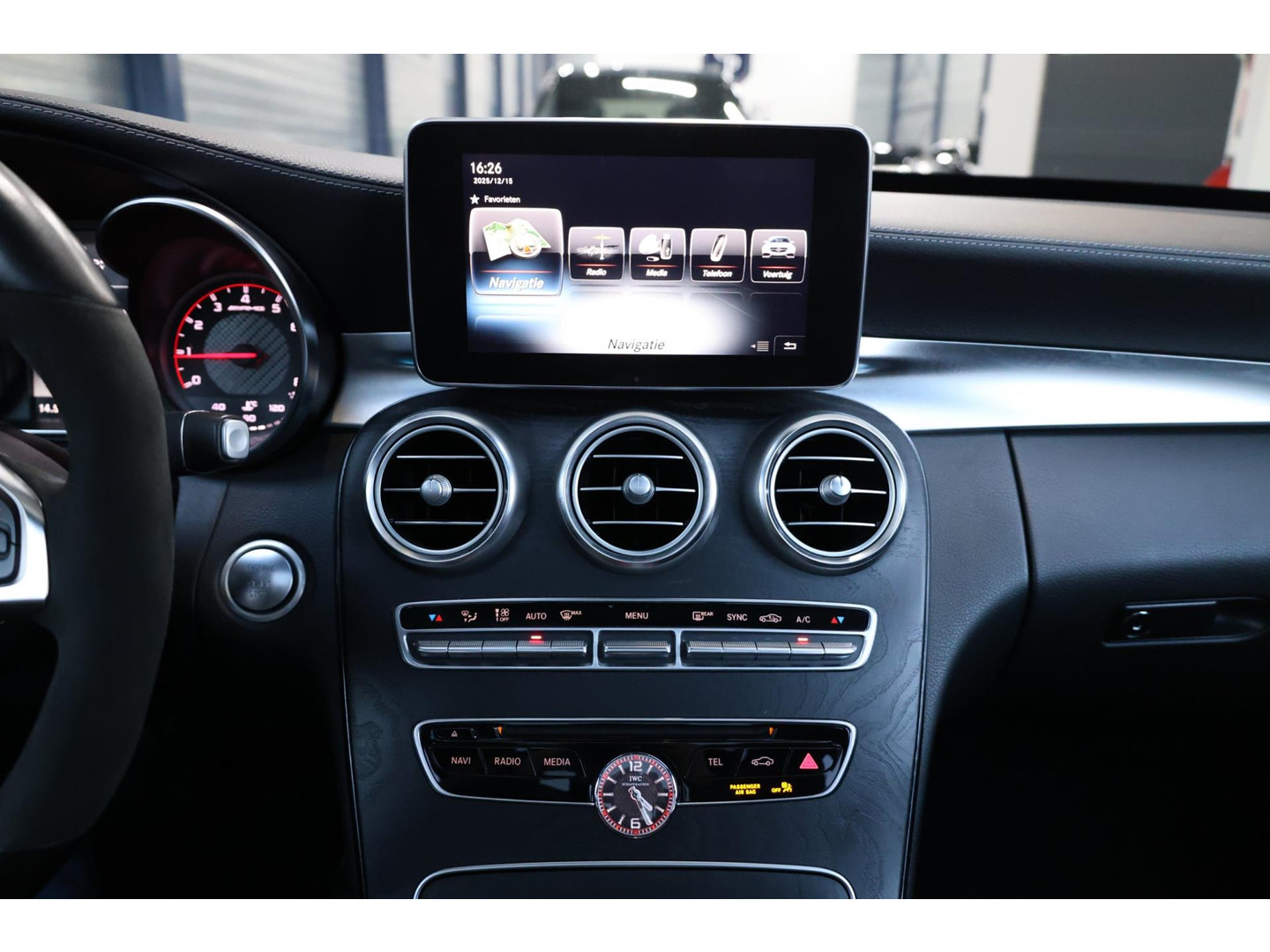 Mercedes-Benz Mercedes-Benz