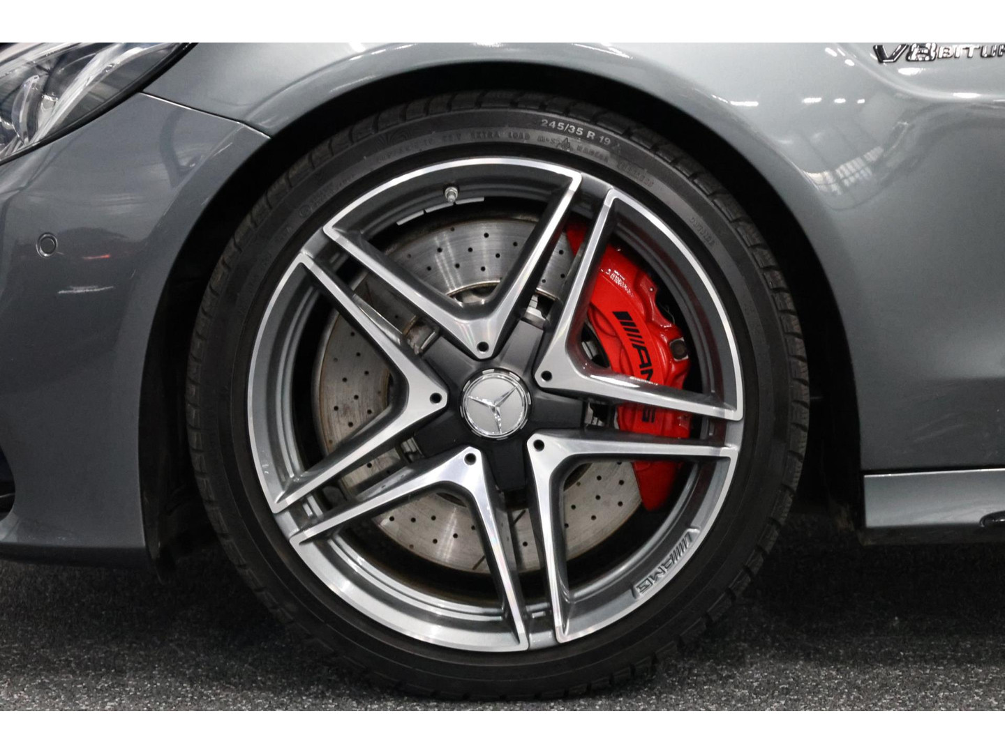 Mercedes-Benz Mercedes-Benz