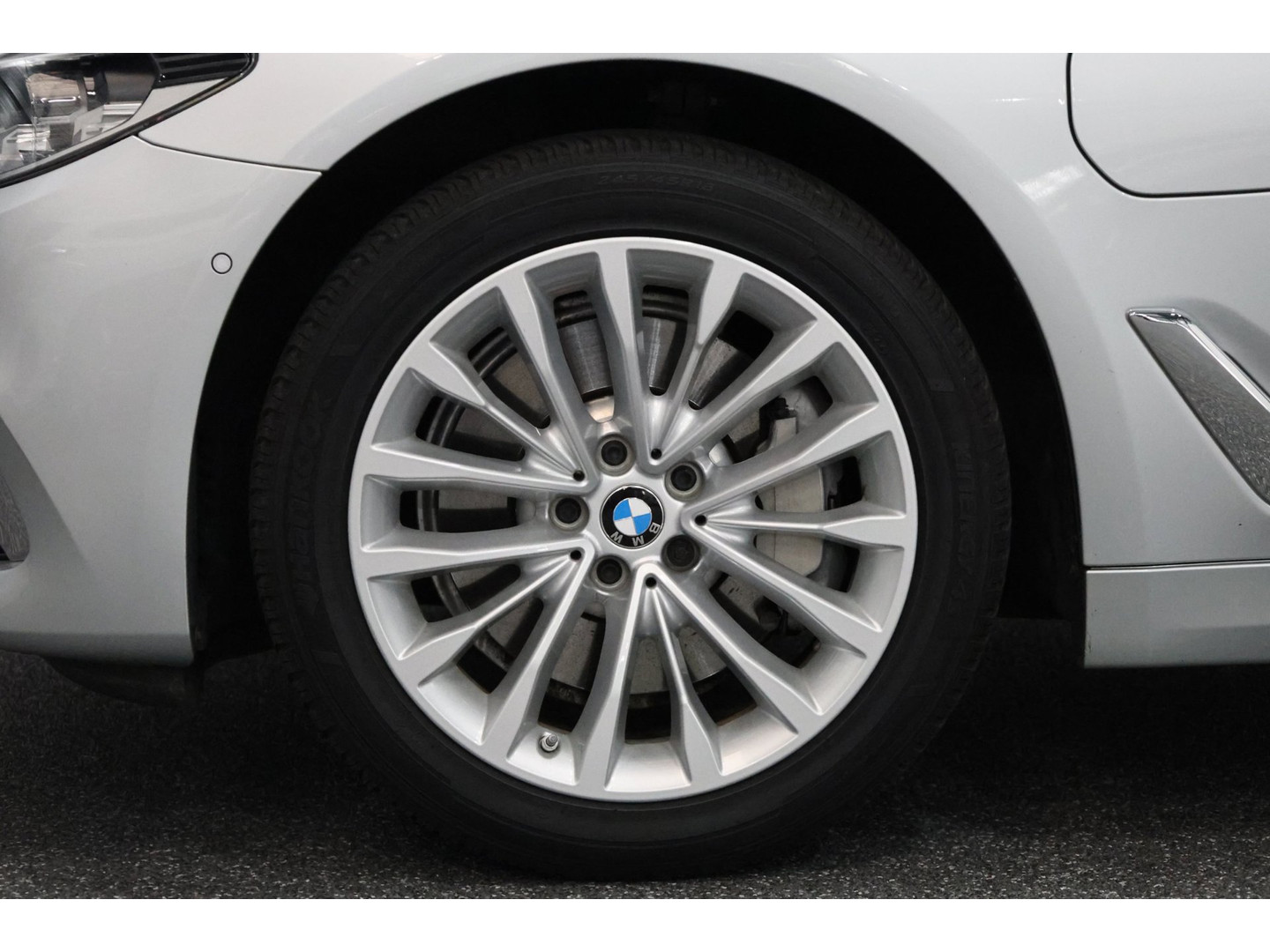 BMW BMW