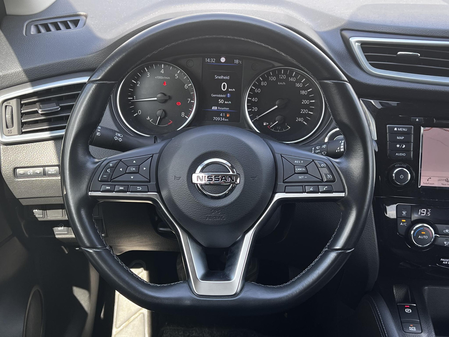 Nissan Nissan