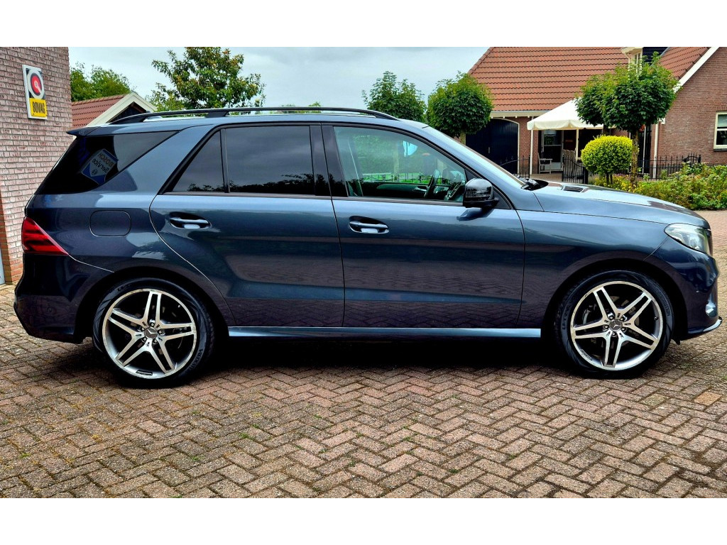 Mercedes-Benz Mercedes-Benz