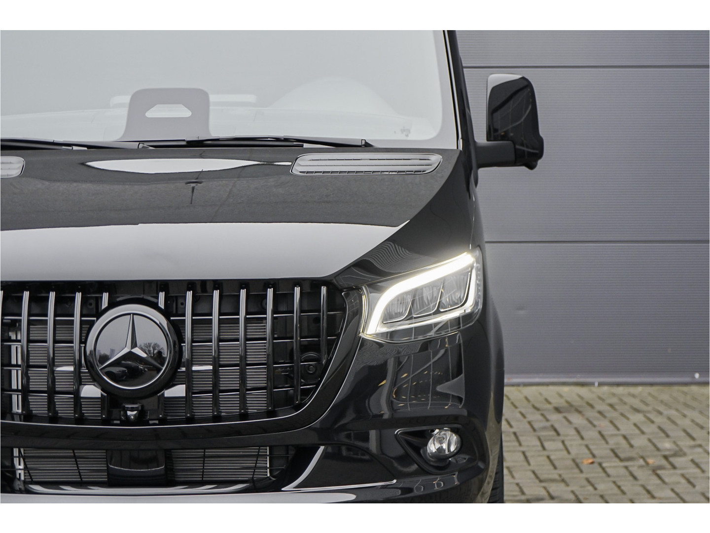 Mercedes-Benz Mercedes-Benz