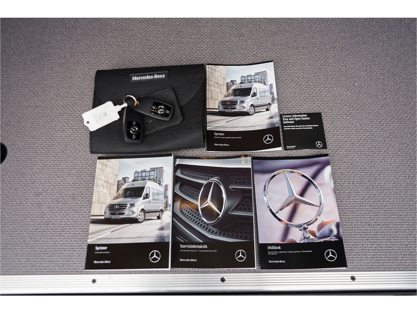 Mercedes-Benz Mercedes-Benz