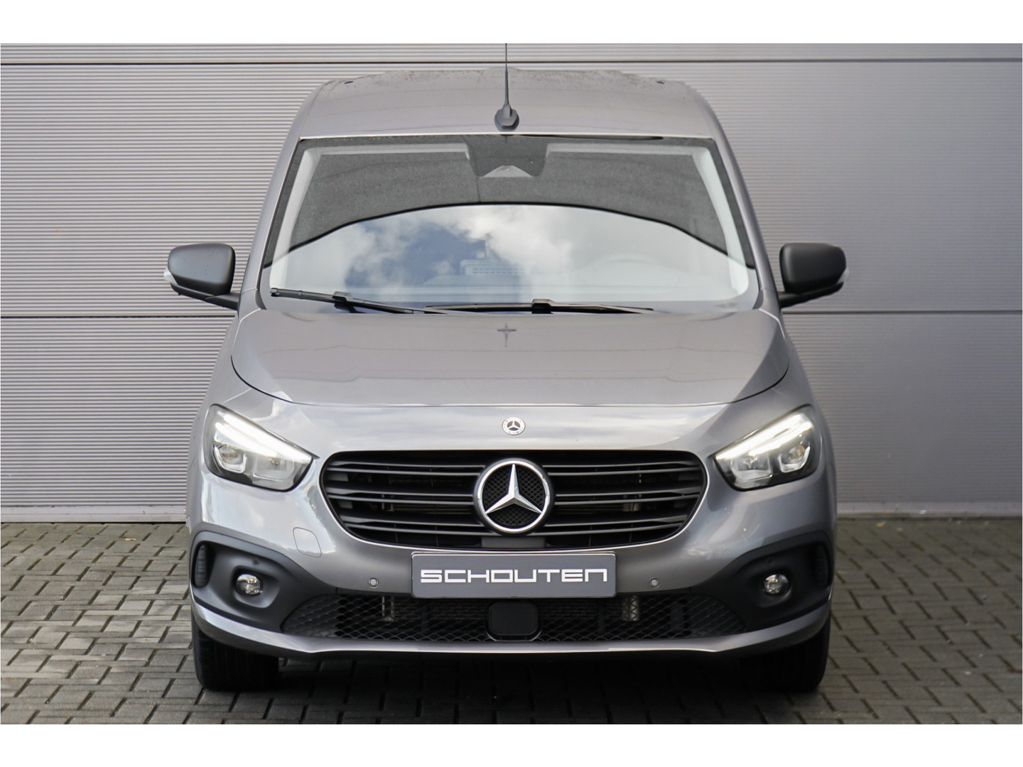Mercedes-Benz Mercedes-Benz