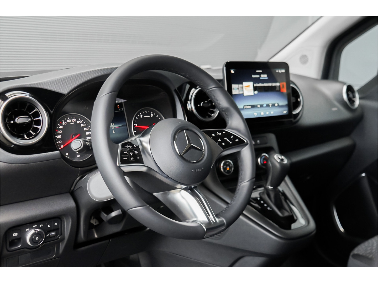 Mercedes-Benz Mercedes-Benz