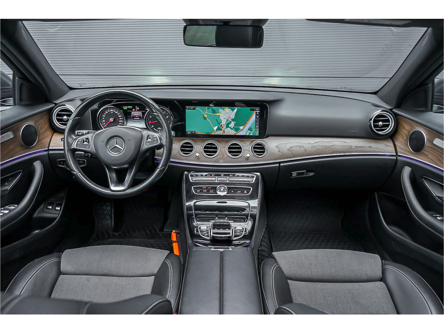 Mercedes-Benz Mercedes-Benz