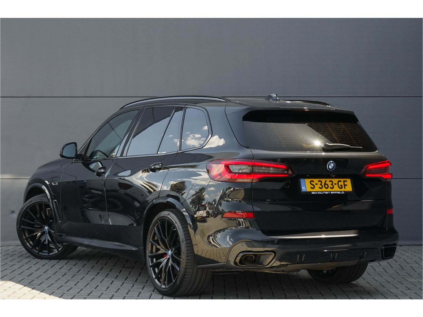 BMW BMW