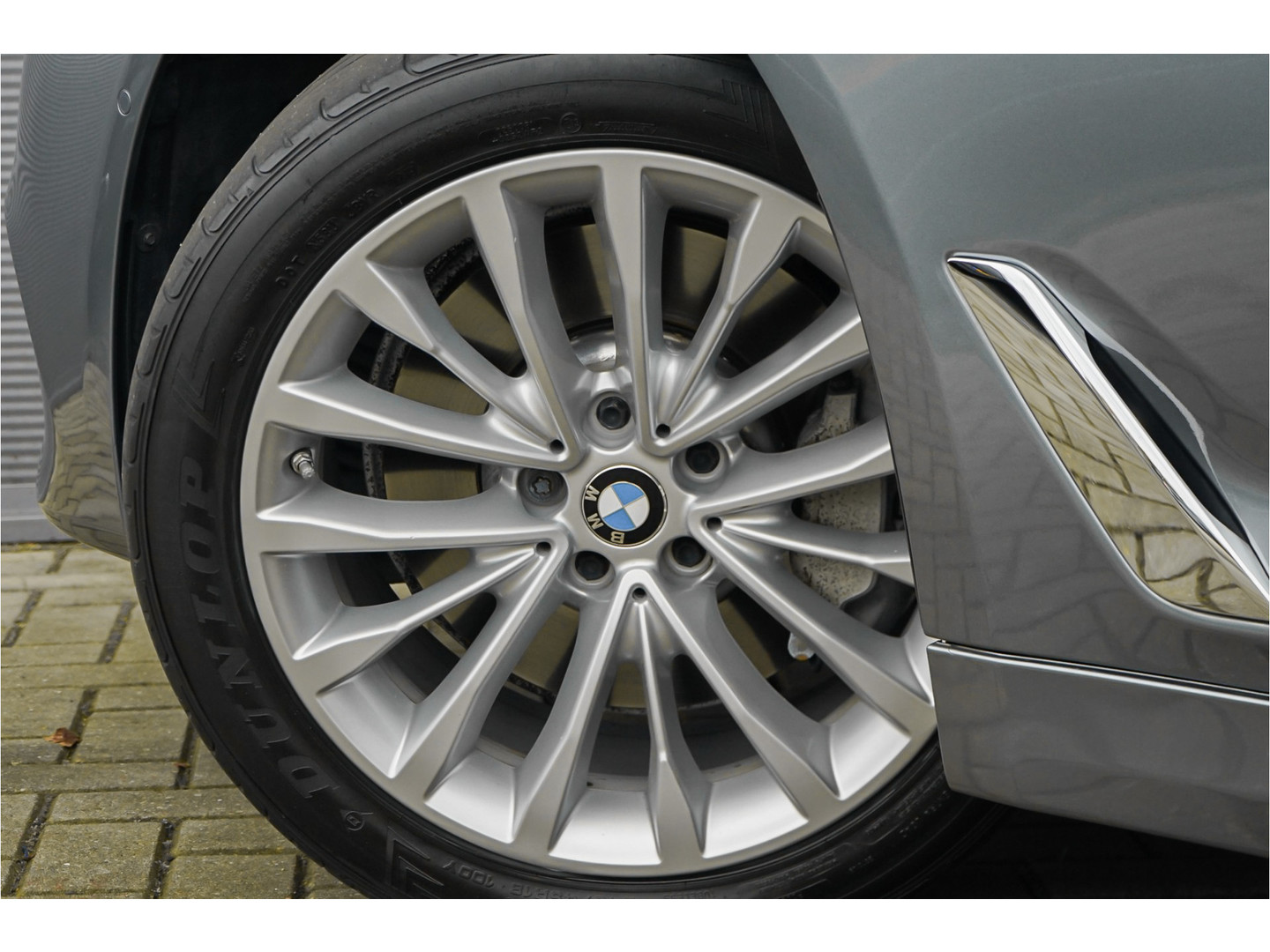 BMW BMW