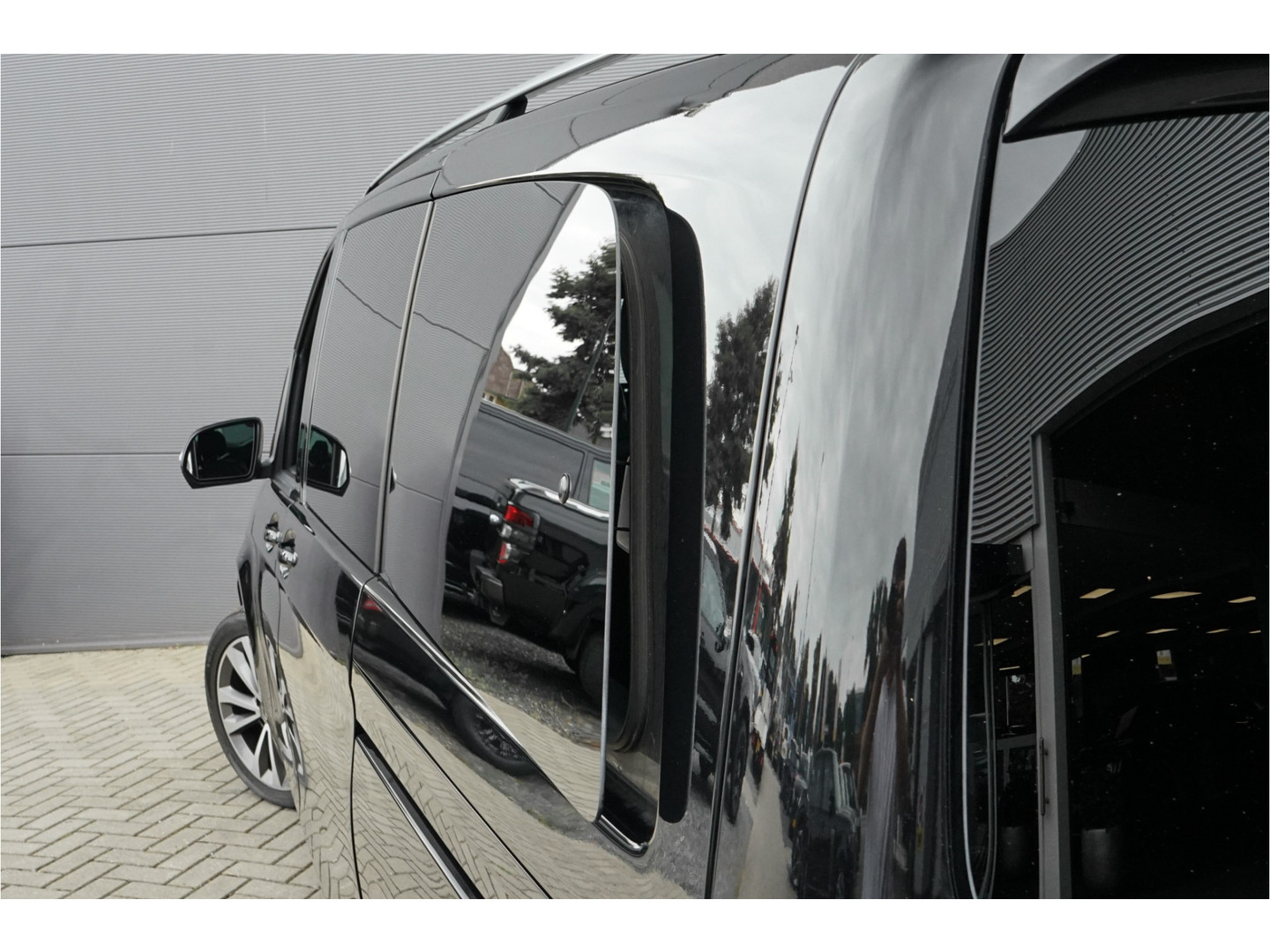 Mercedes-Benz Mercedes-Benz