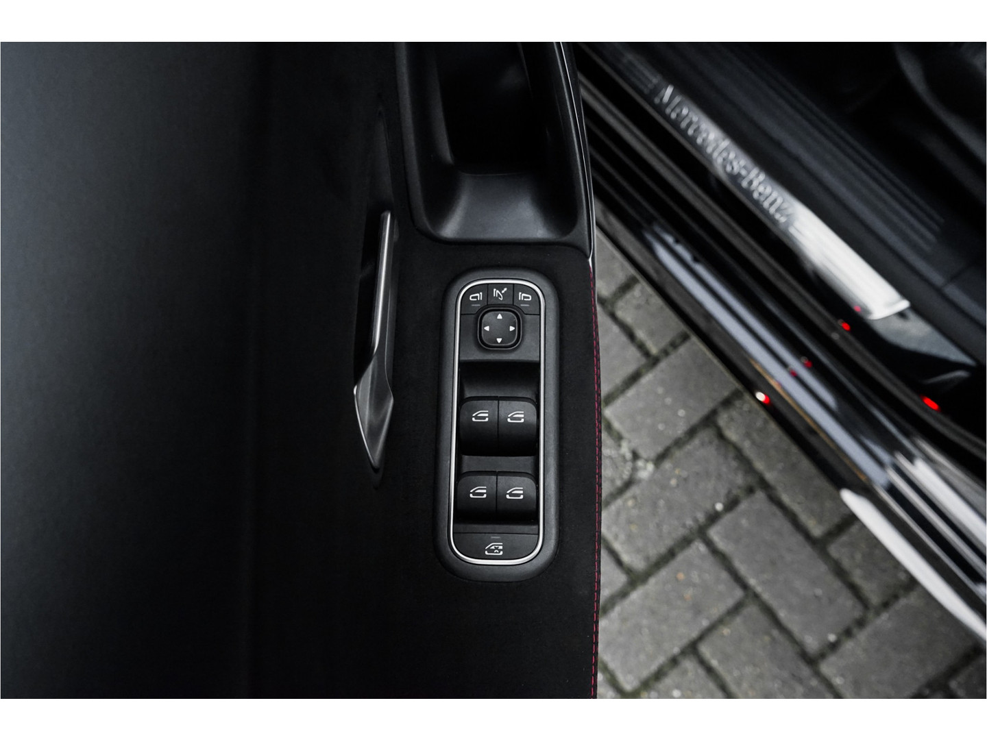 Mercedes-Benz Mercedes-Benz