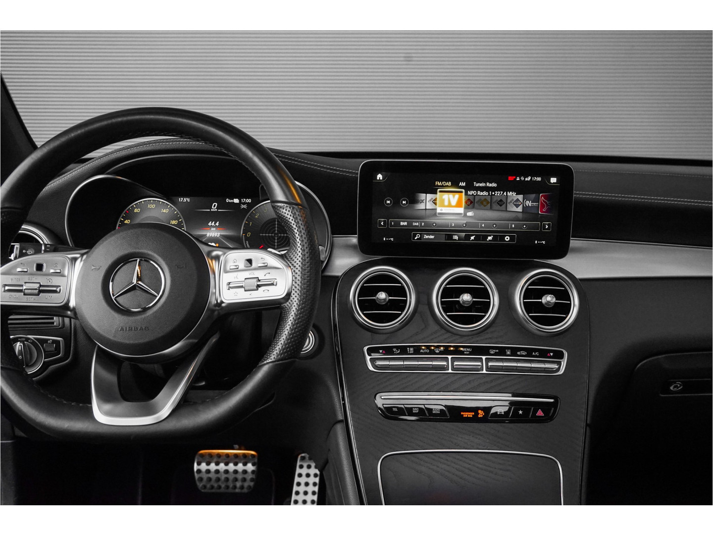 Mercedes-Benz Mercedes-Benz