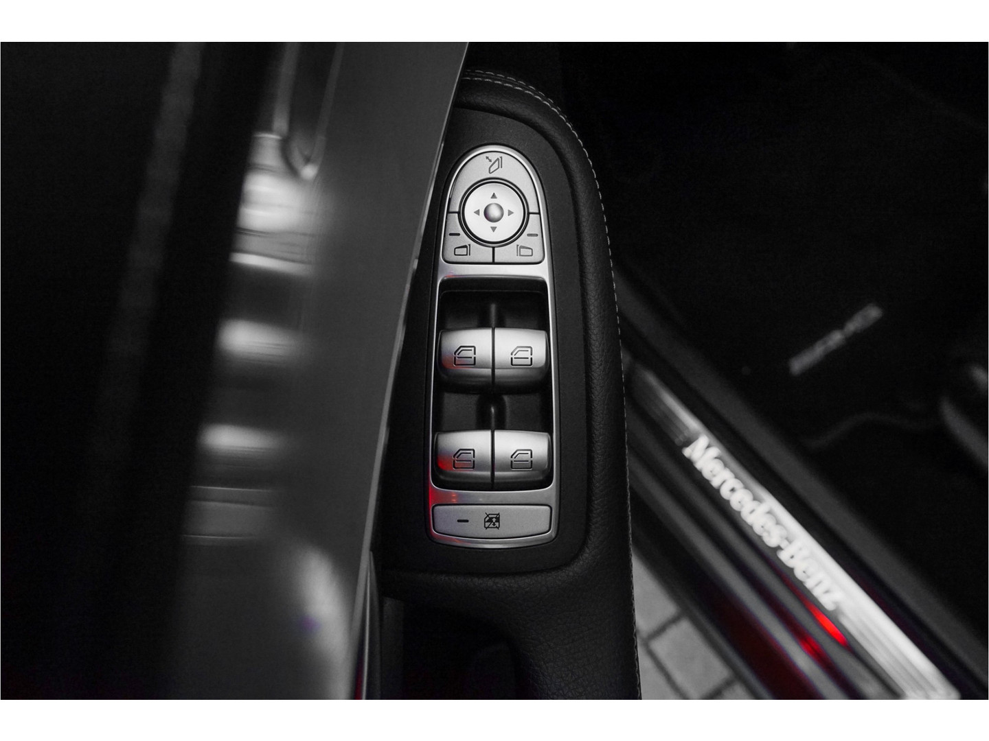 Mercedes-Benz Mercedes-Benz