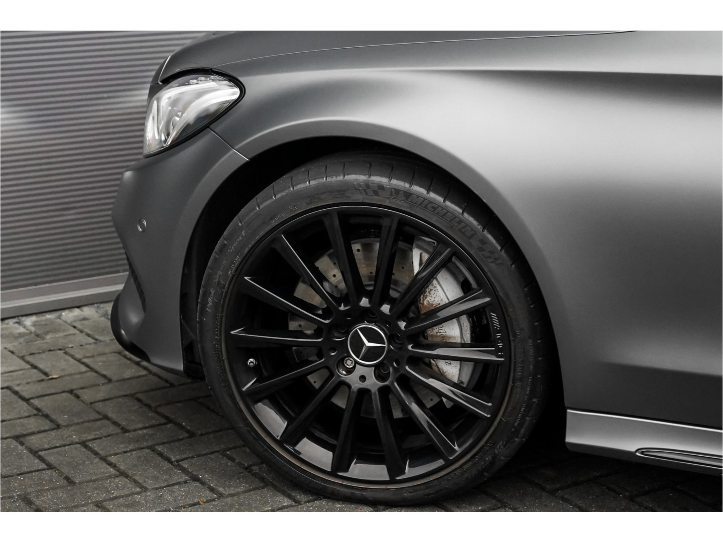 Mercedes-Benz Mercedes-Benz