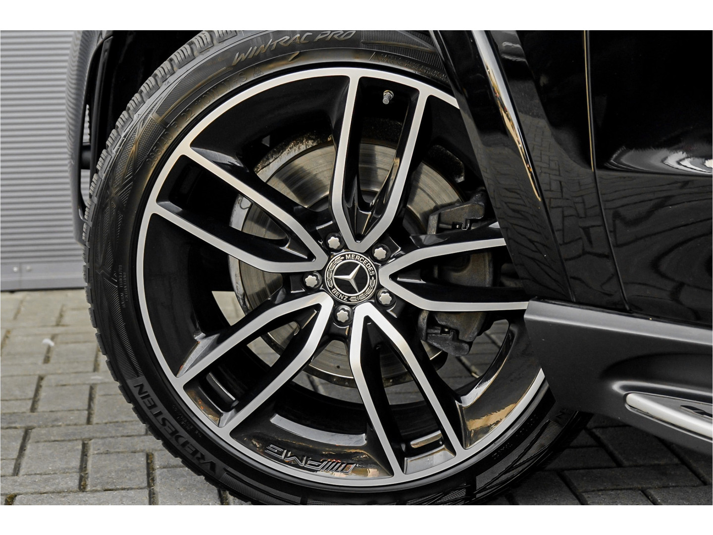 Mercedes-Benz Mercedes-Benz