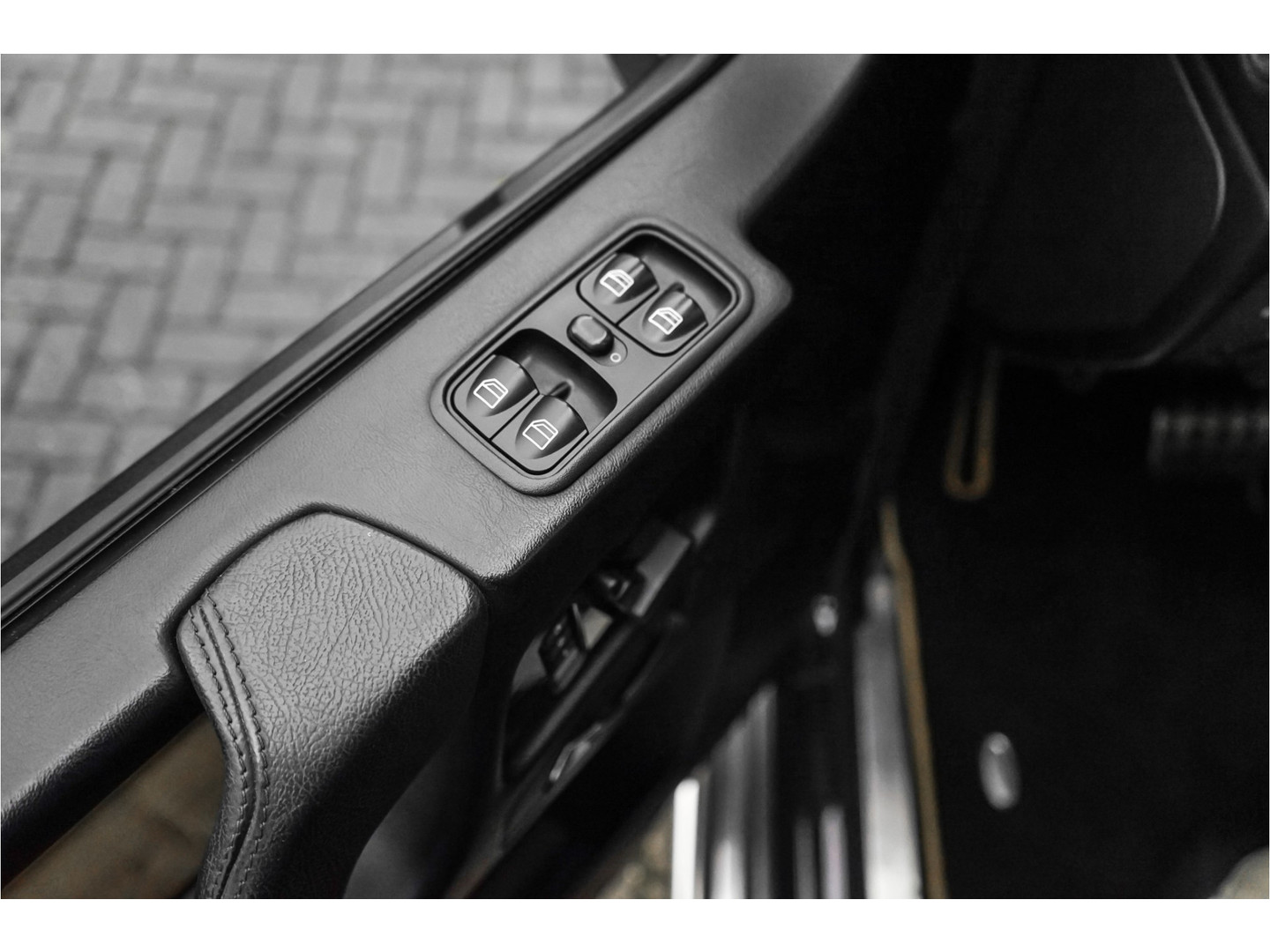 Mercedes-Benz Mercedes-Benz