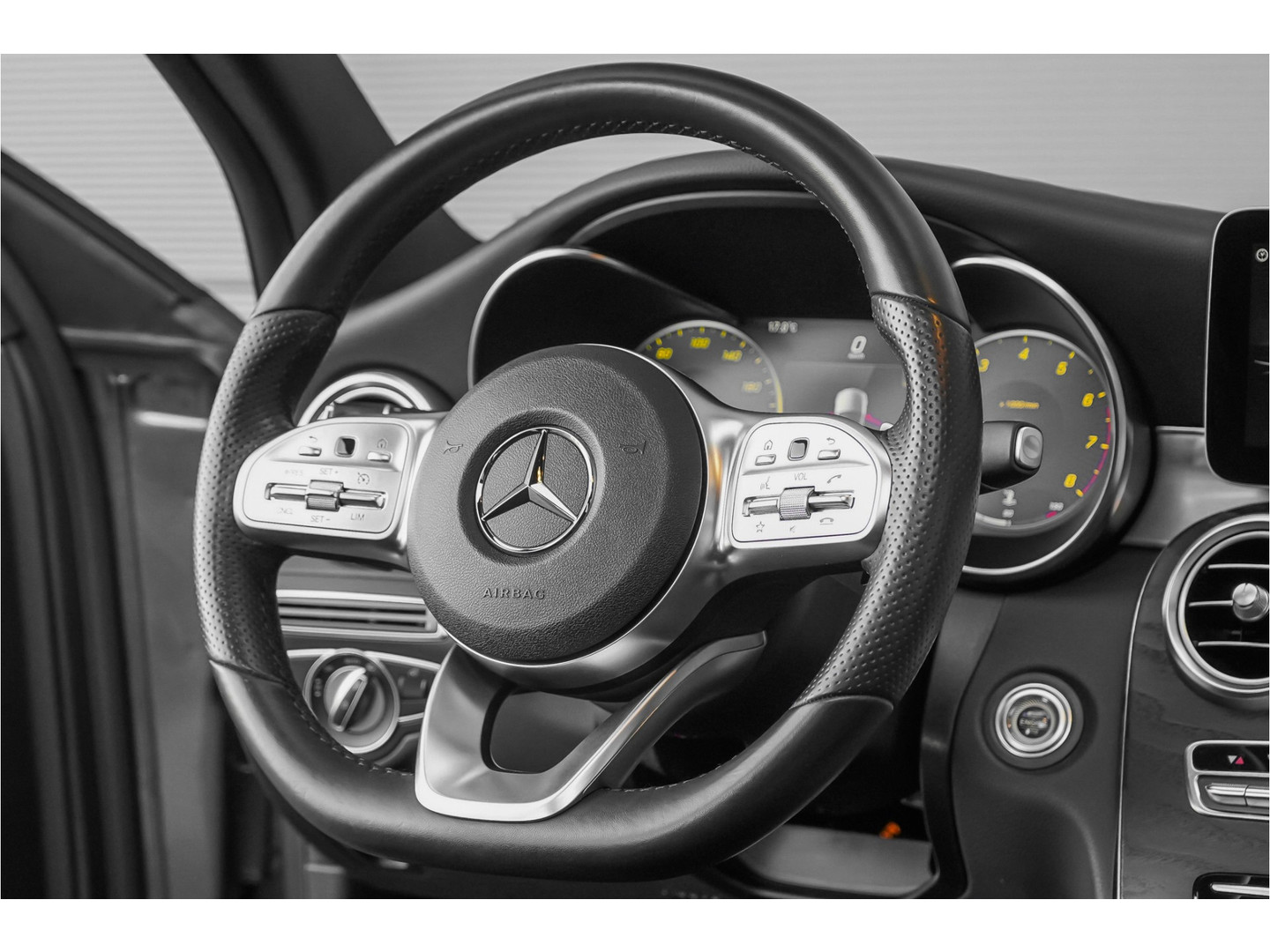 Mercedes-Benz Mercedes-Benz